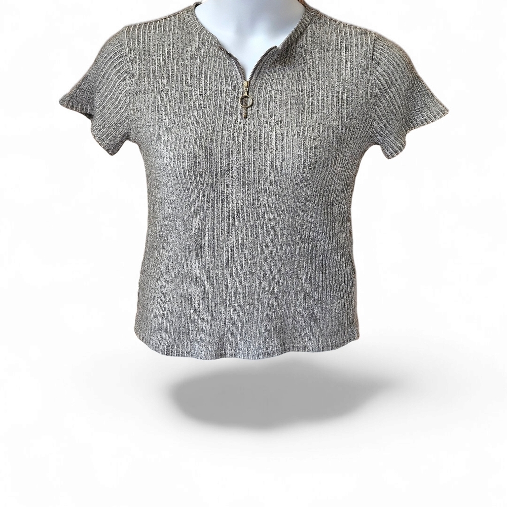 H&M Gray Ribbed Crop Top